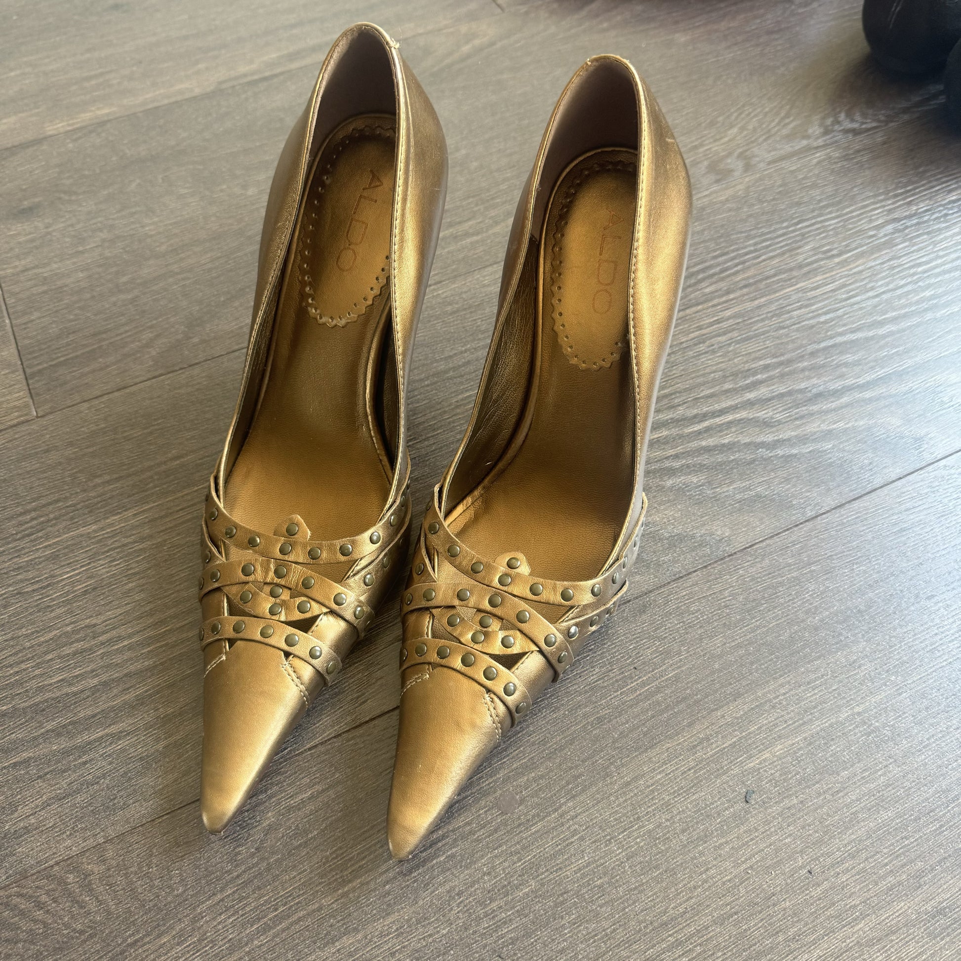 Vintage Aldo Gold Studded Pointed Toe Kitten Heels – view 9
