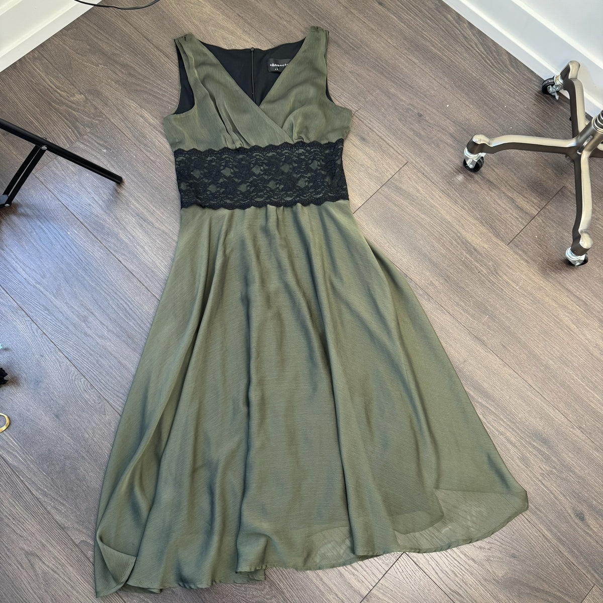 Vintage Metallic Green Chiffon Mesh Overlay Cinched Waist Dress – view 11