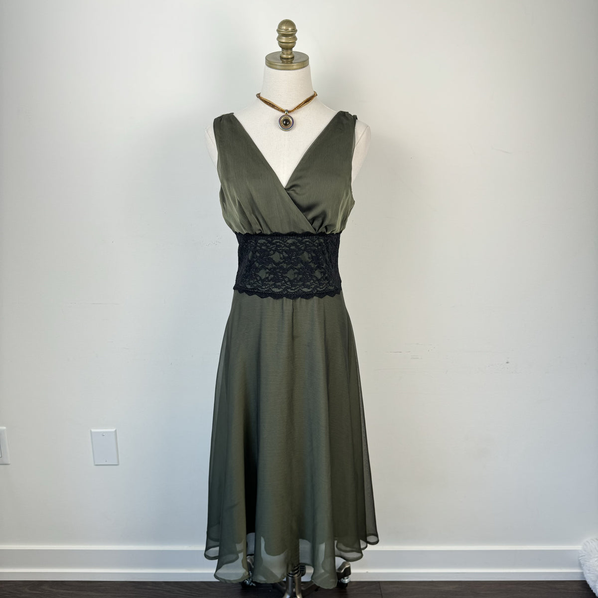 Vintage Metallic Green Chiffon Mesh Overlay Cinched Waist Dress