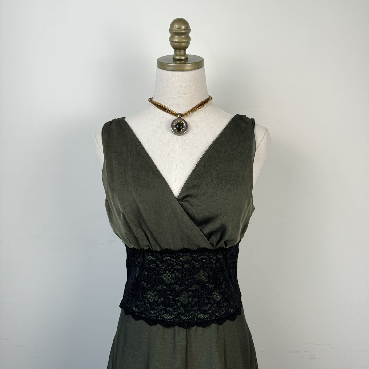 Vintage Metallic Green Chiffon Mesh Overlay Cinched Waist Dress – view 2