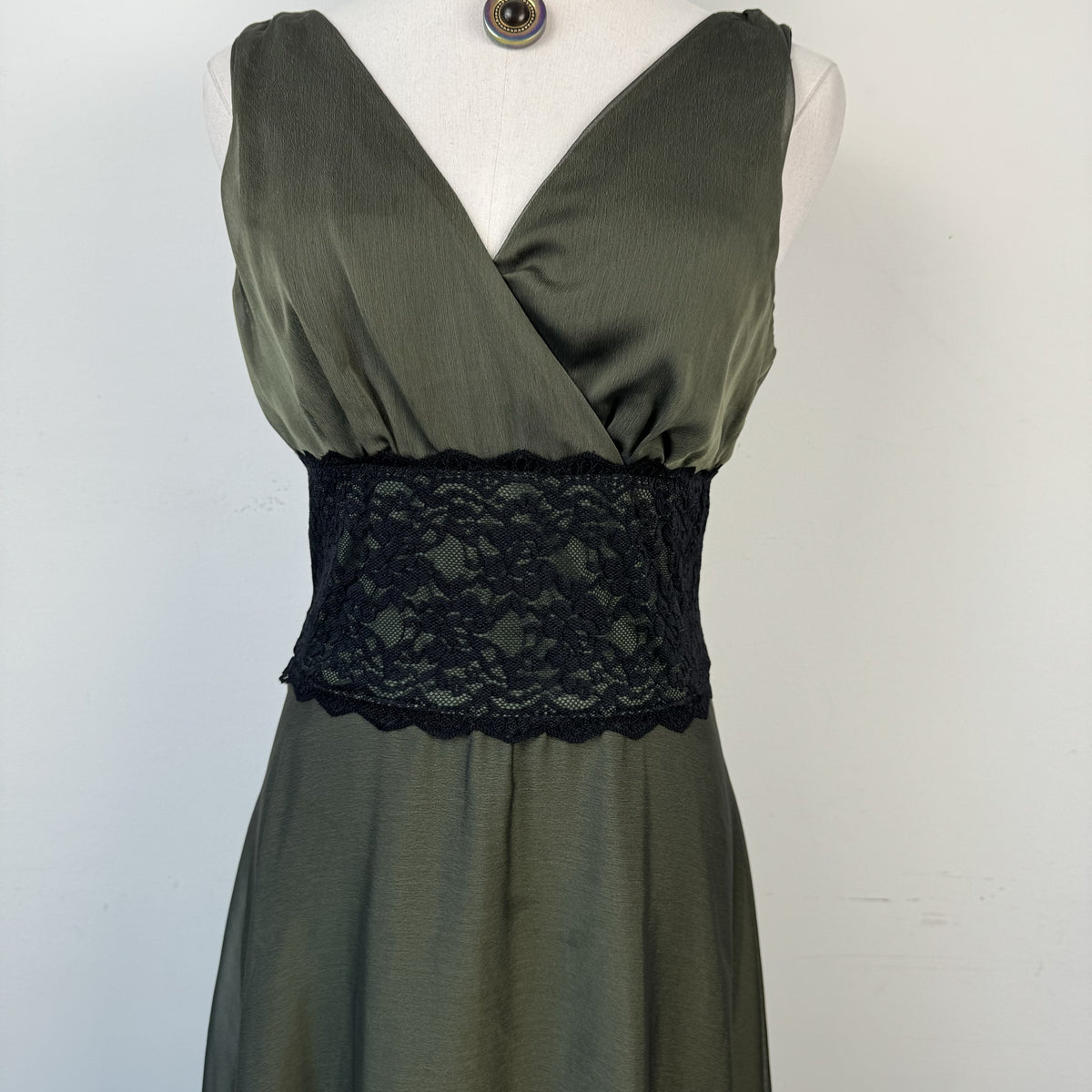 Vintage Metallic Green Chiffon Mesh Overlay Cinched Waist Dress – view 9