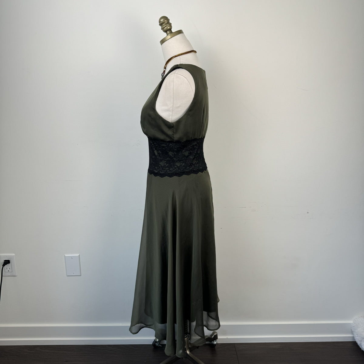 Vintage Metallic Green Chiffon Mesh Overlay Cinched Waist Dress – view 5