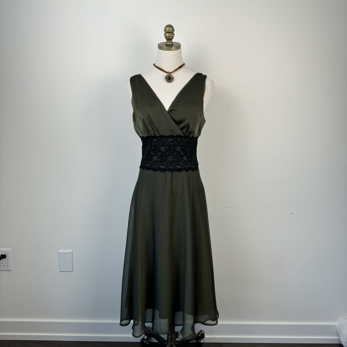Vintage Metallic Green Chiffon Mesh Overlay Cinched Waist Dress – view 7