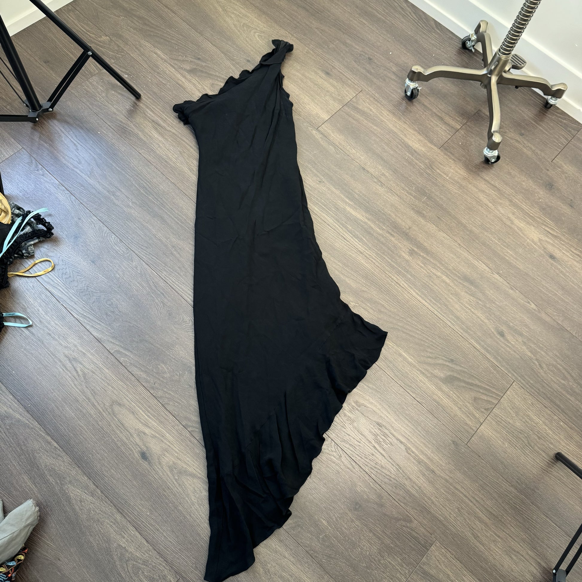 Vintage Black One Shoulder Asymmetric Midi Dress – view 2