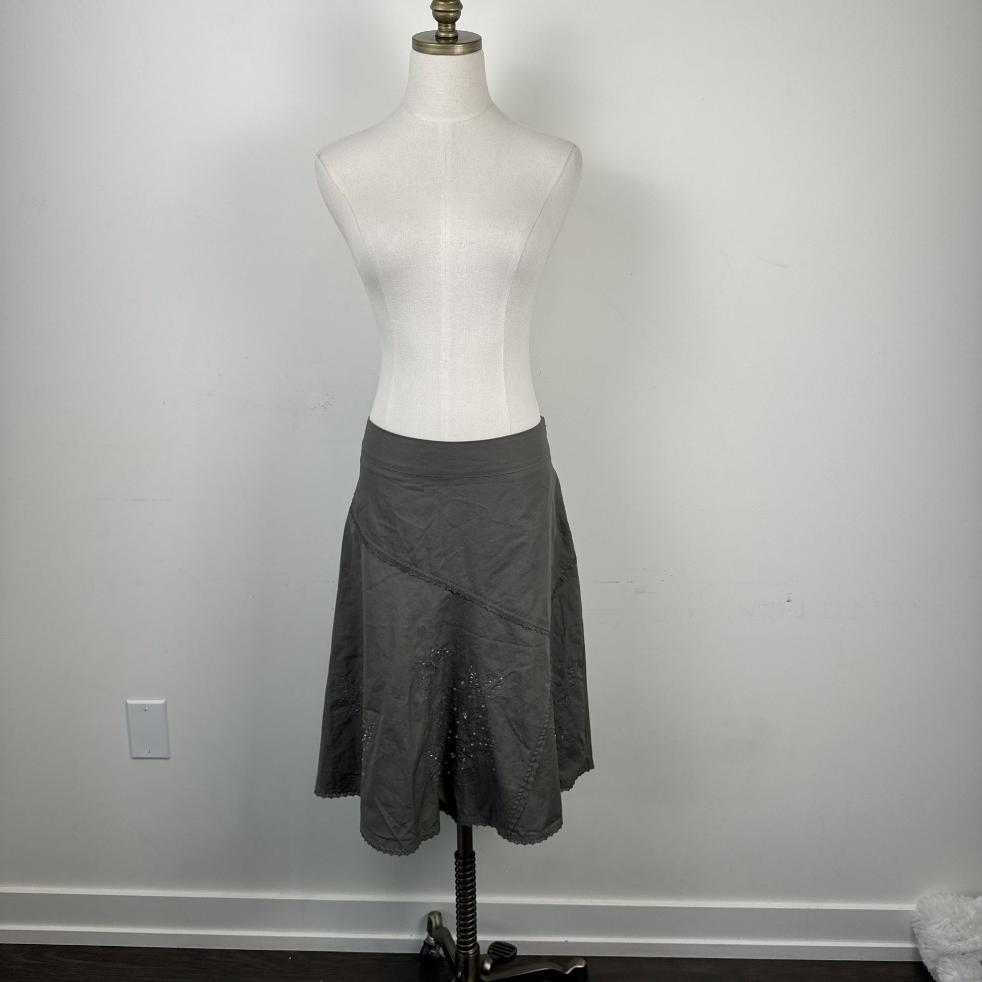 Vintage Dynamite Olive Green Embroidered Midi Skirt – view 2