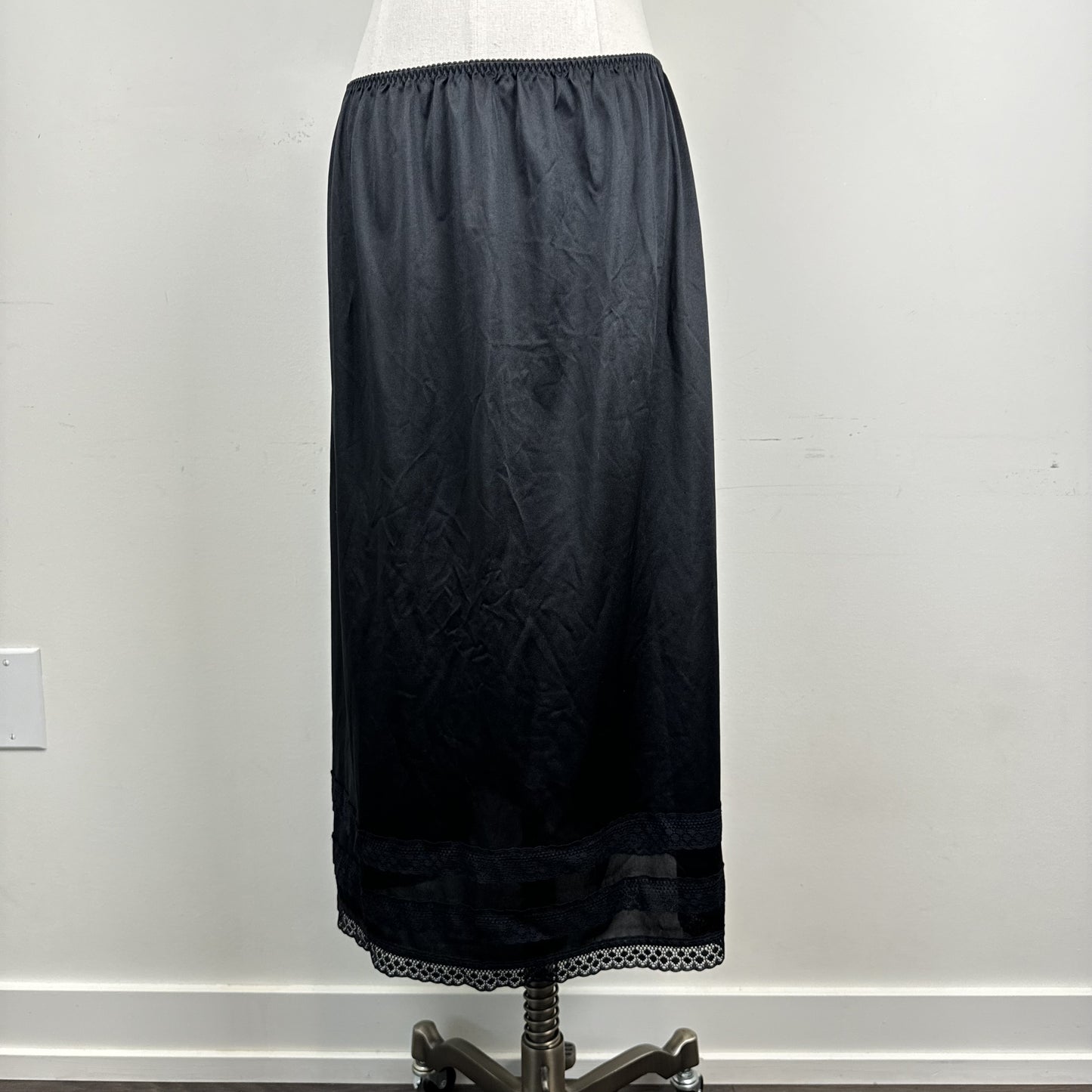 Black Satin Lace Trim Midi Slip Skirt – view 2