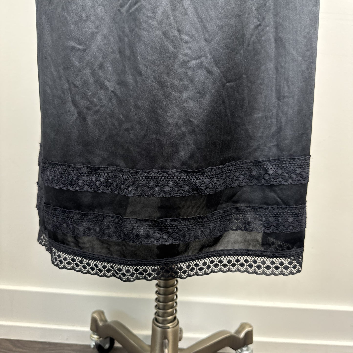 Black Satin Lace Trim Midi Slip Skirt – view 5