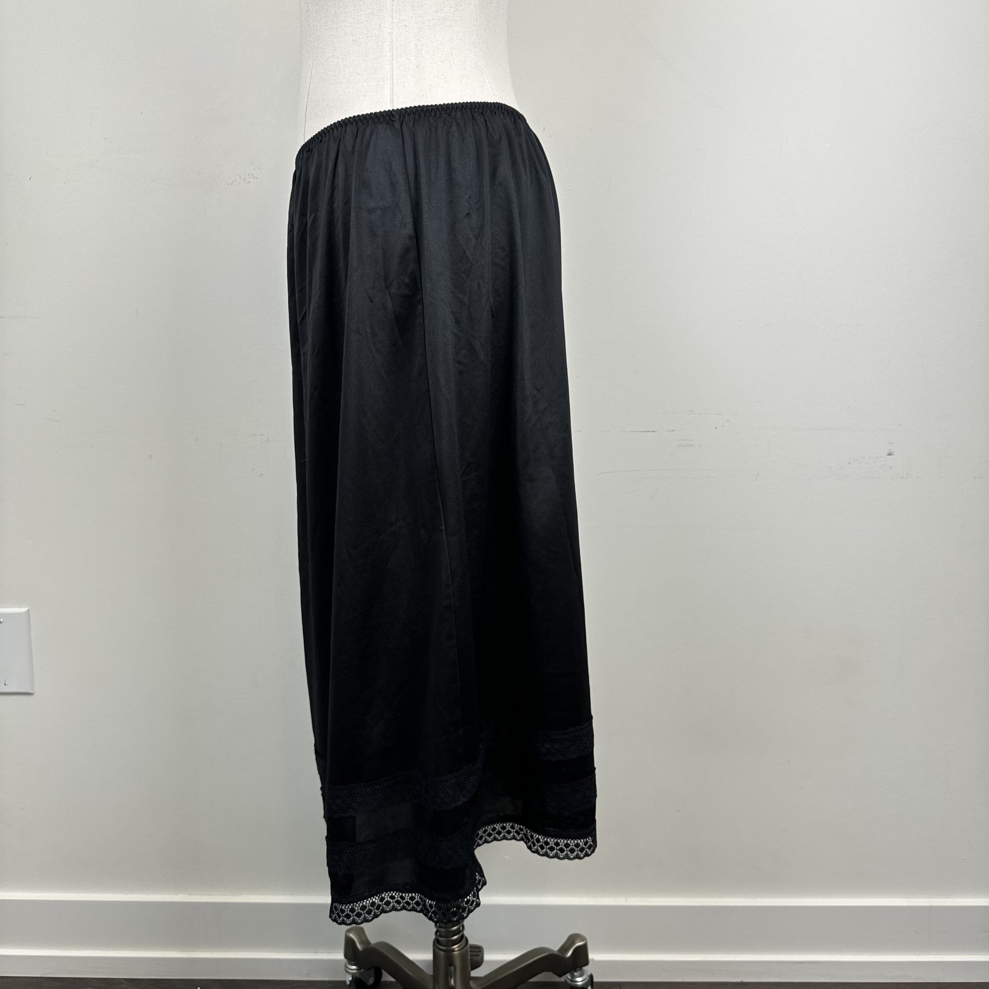 Black Satin Lace Trim Midi Slip Skirt – view 3