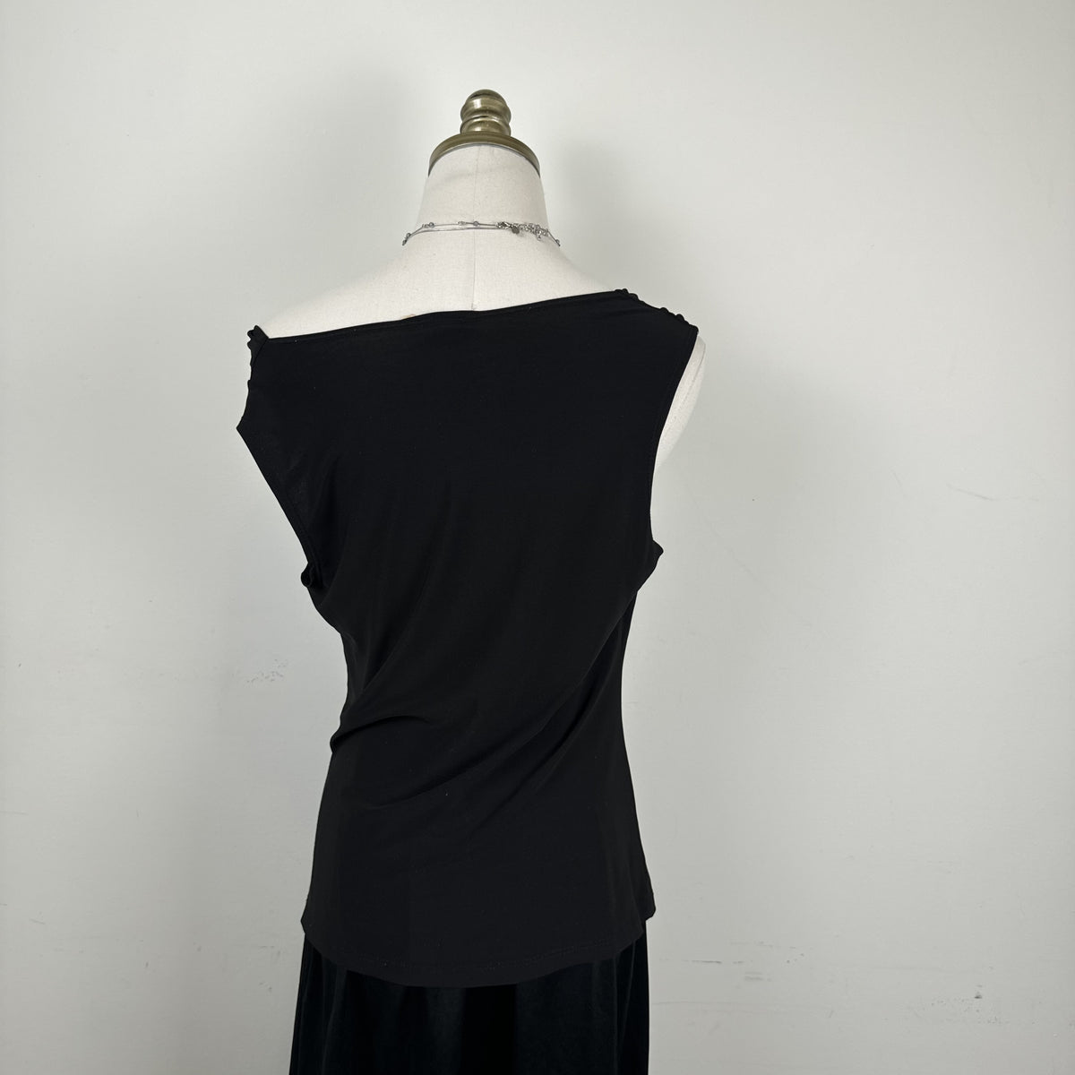 Vintage Black Cowl Neck Sleeveless Top – view 7