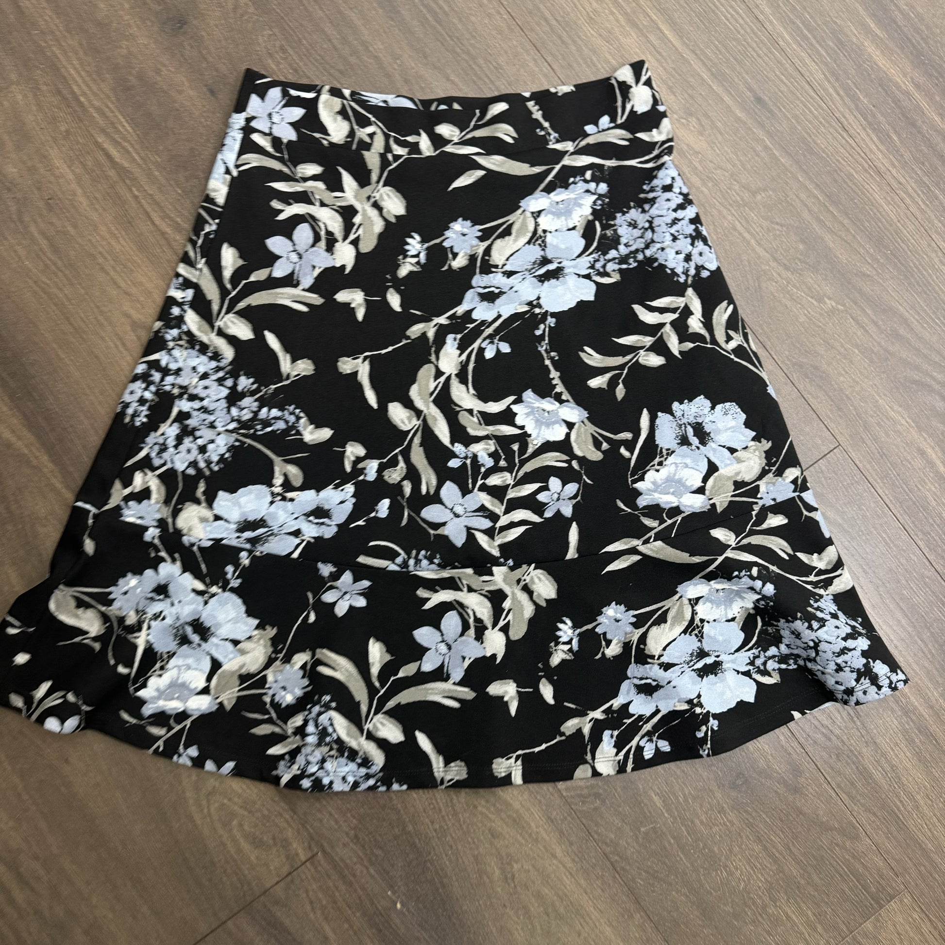 Vintage Vamp Black Floral Midi Skirt – view 5