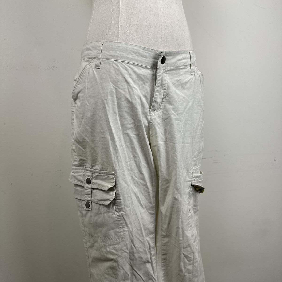 Columbia White Flared Cargo Pants – view 3