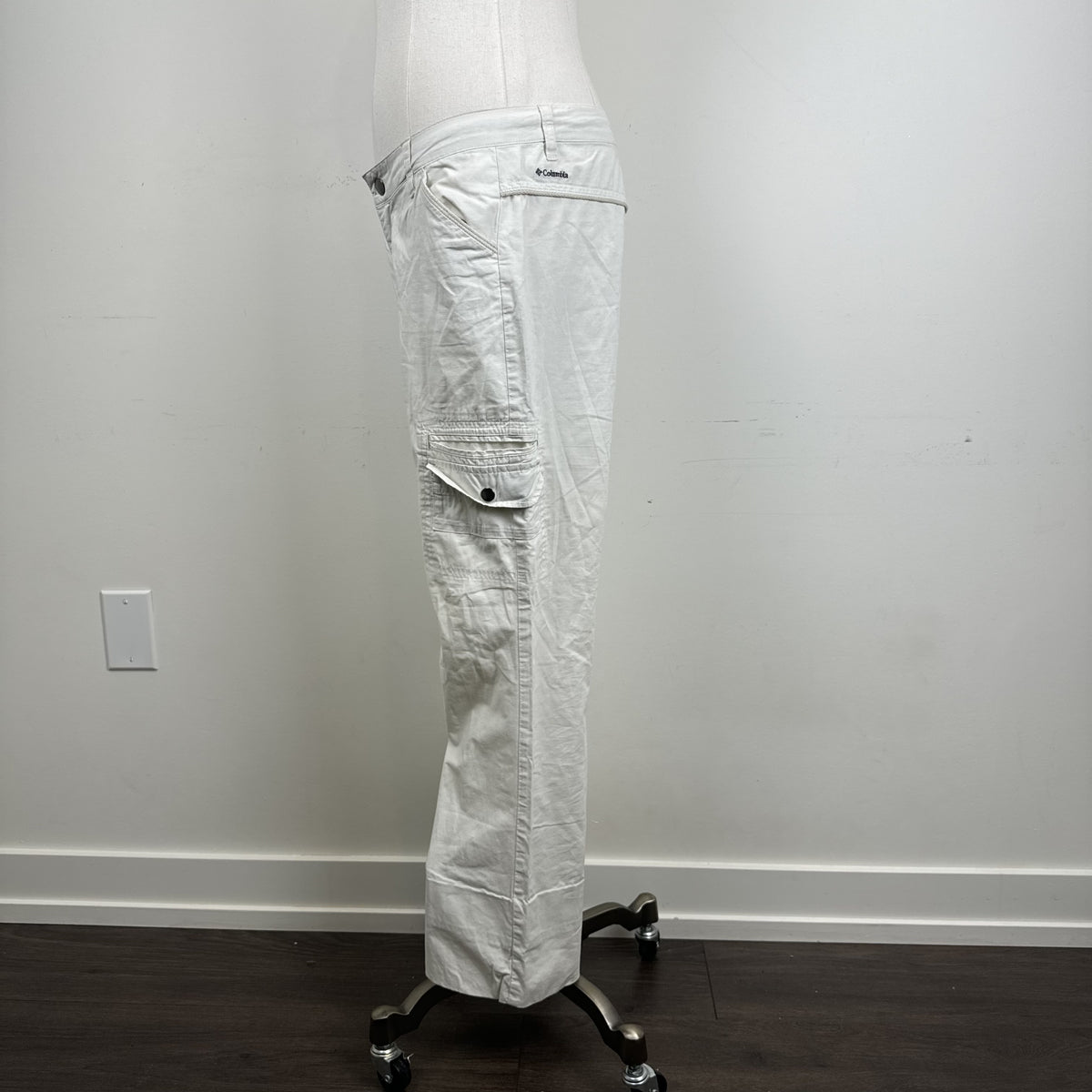 Columbia White Flared Cargo Pants – view 6