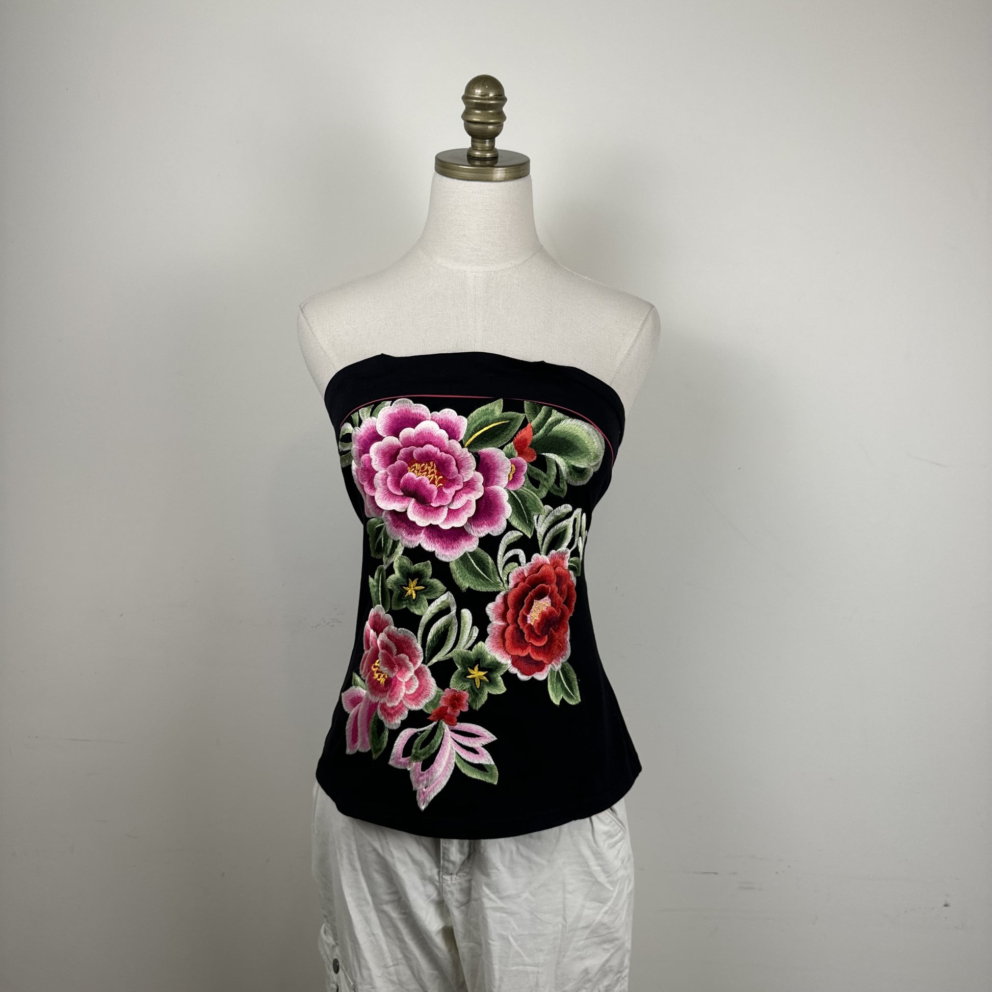 Black Floral Applique Embroidered Halter Tube Top – view 6