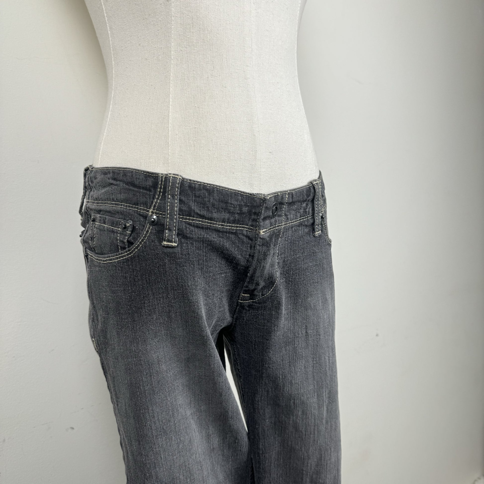 Y2K Buffalo Grey Low Rise Flared Jeans Clip Button Closure – view 7