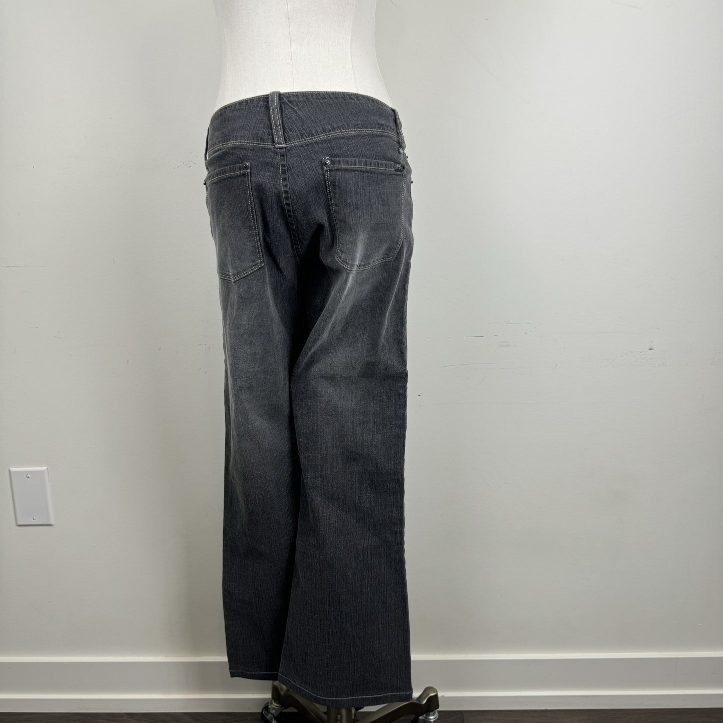Y2K Buffalo Grey Low Rise Flared Jeans Clip Button Closure – view 3