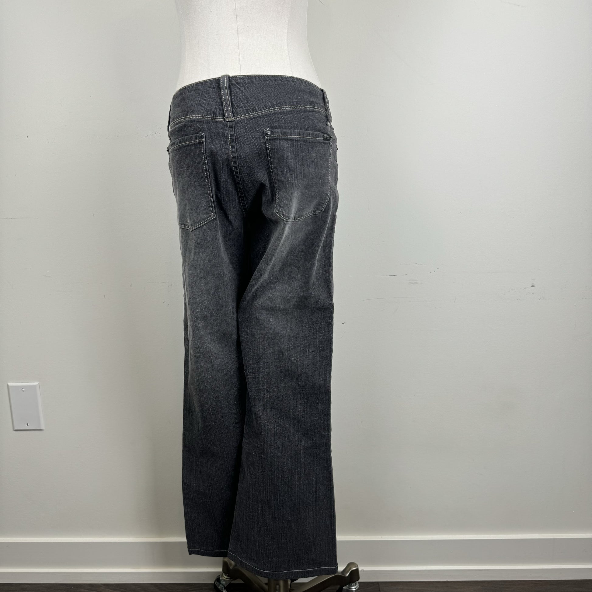 Y2K Buffalo Grey Low Rise Flared Jeans Clip Button Closure – view 3