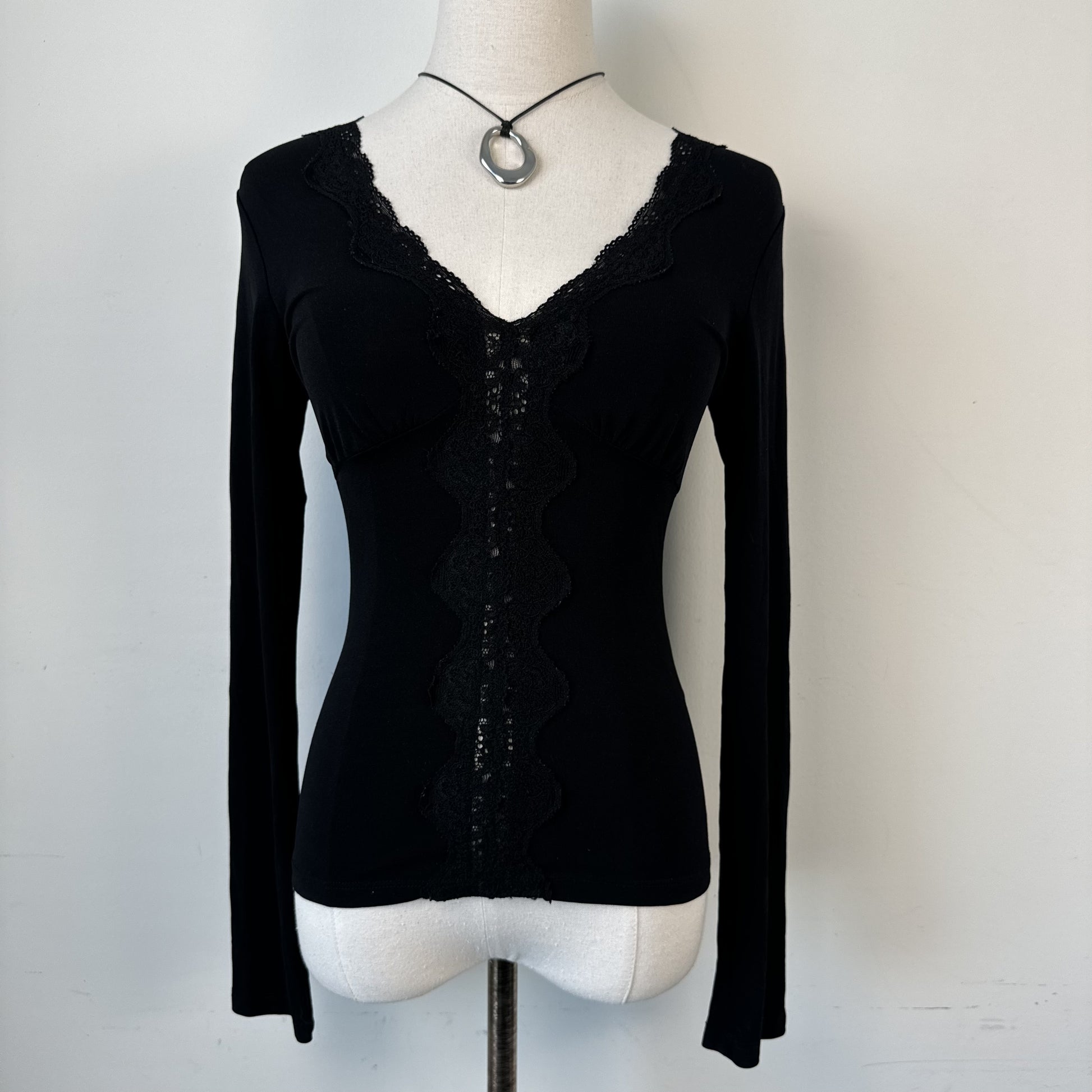 Vintage Le Chateau Fitted Lace Bell Sleeve Top – view 2