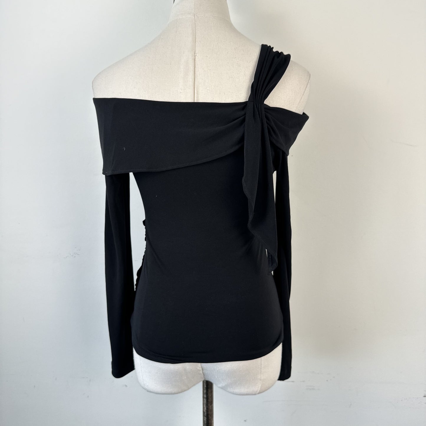 Vintage Express Black Off Shoulder Draped Long Sleeve Top – view 5