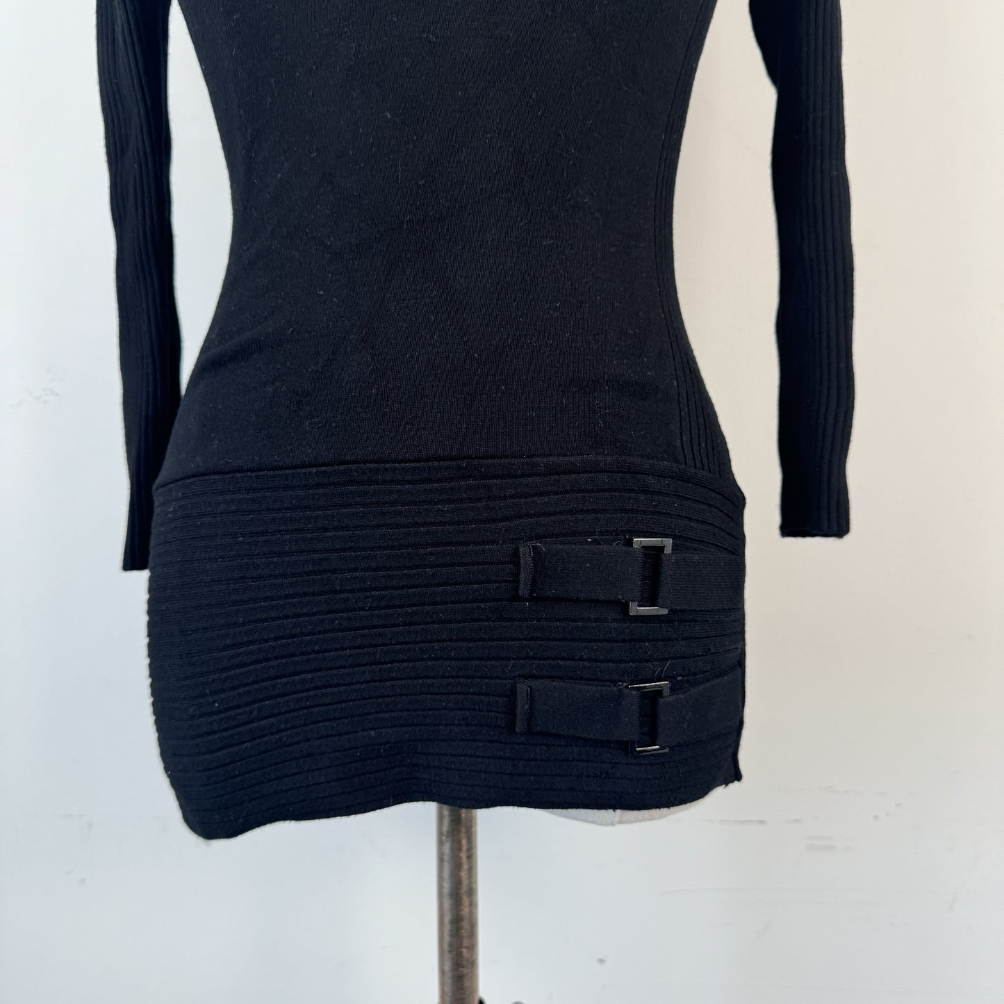 Le Chateau Black Fitted V-Neck Sweater with Buckle Waist Detail – view 7