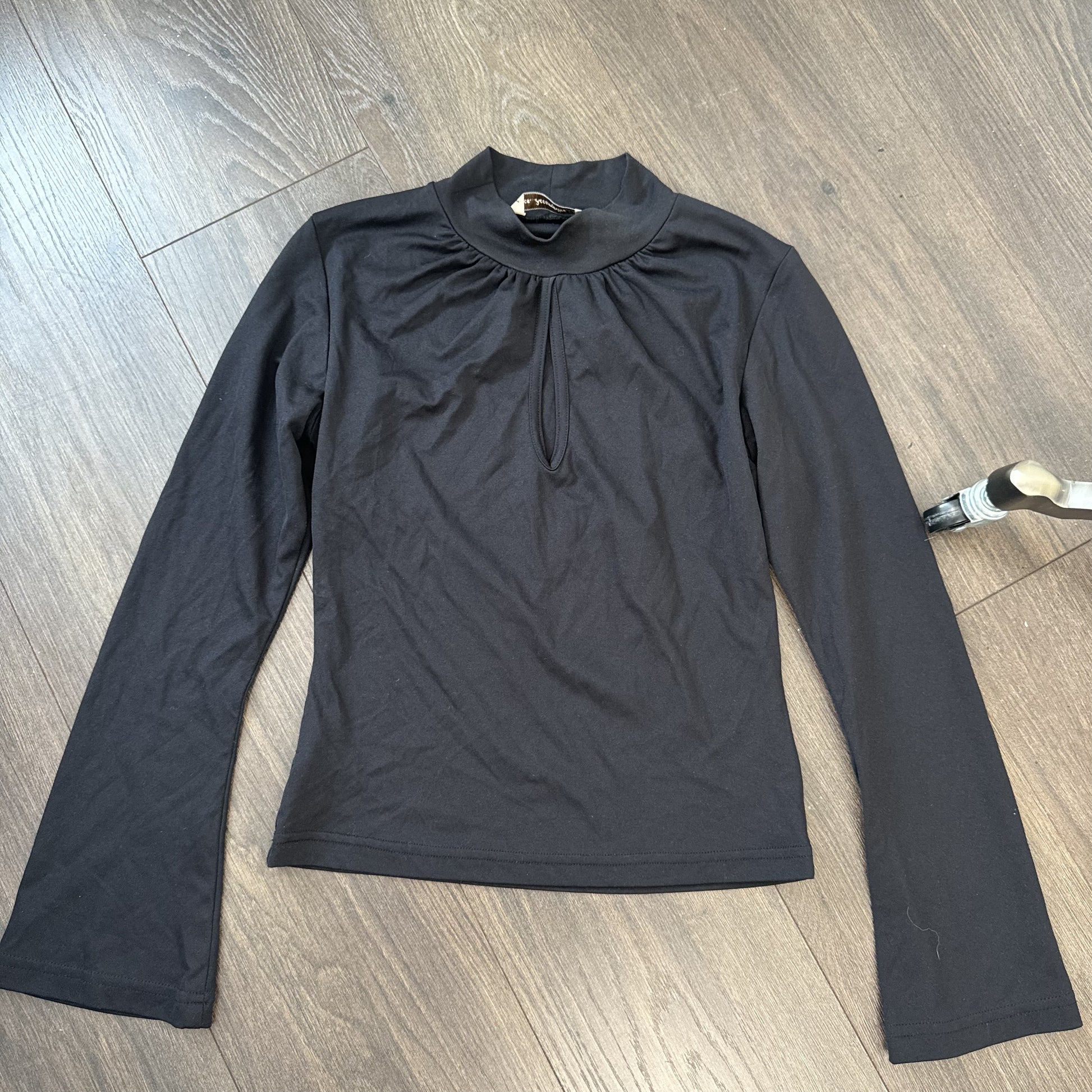 Vintage Black Fitted Bell Sleeve Diamond Cutout Top – view 9