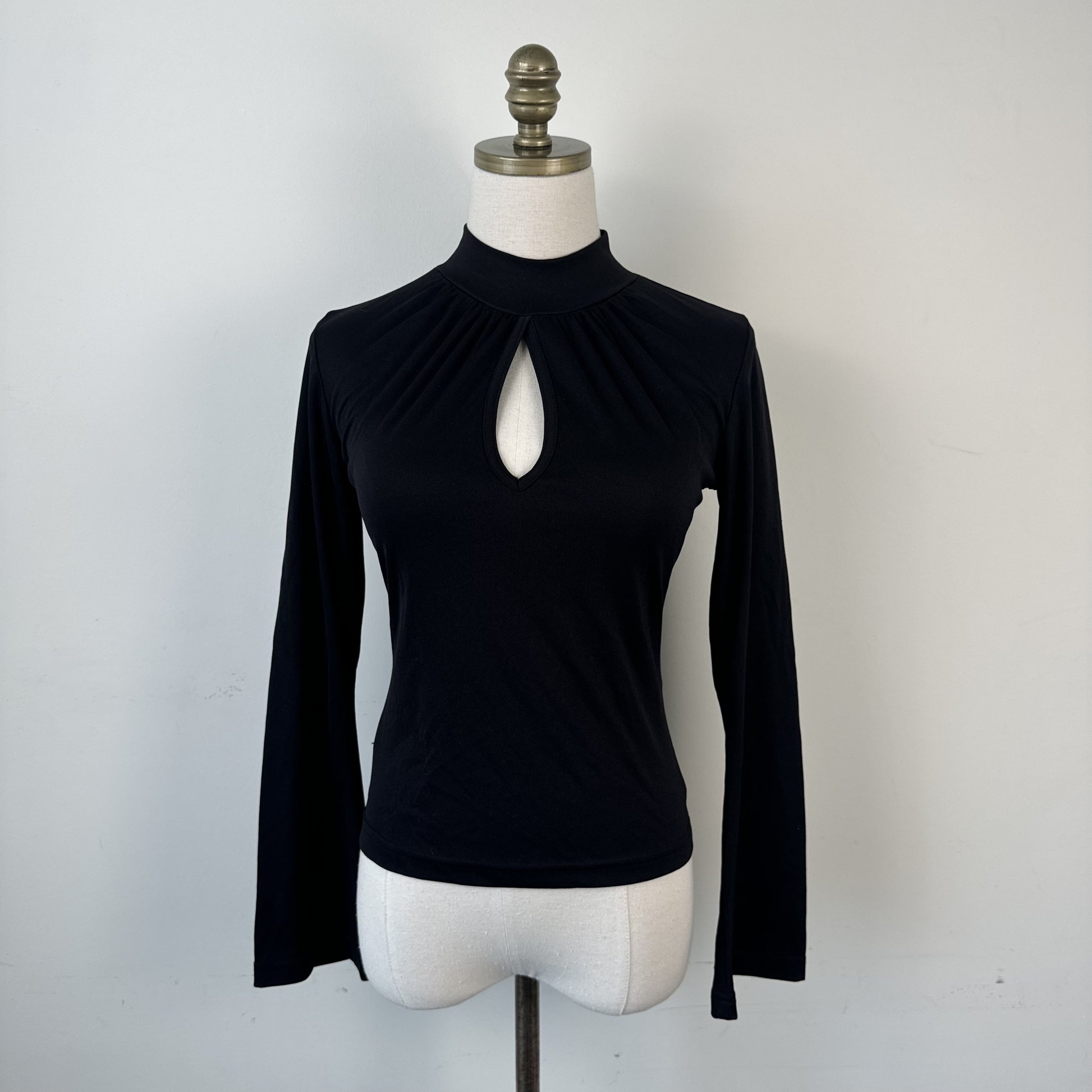 Vintage Black Fitted Bell Sleeve Diamond Cutout Top – view 2