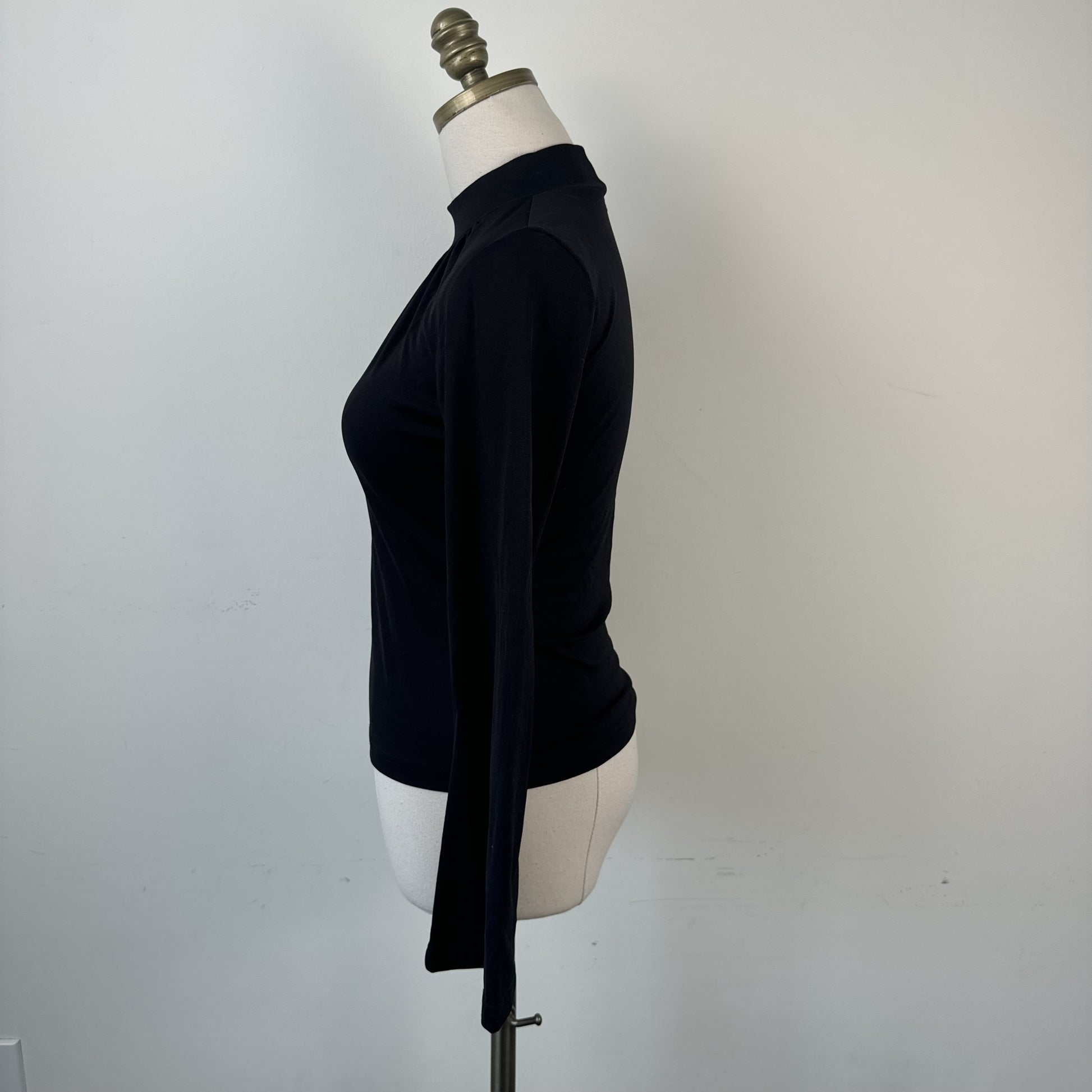 Vintage Black Fitted Bell Sleeve Diamond Cutout Top – view 4