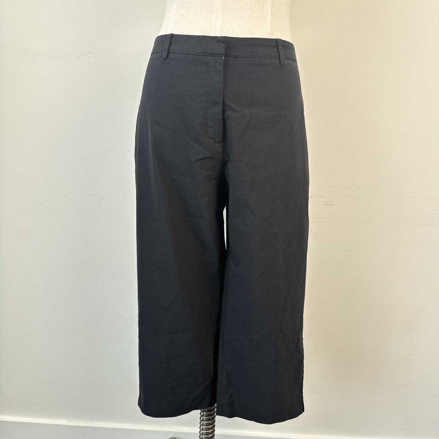 Vintage Black Capri Pants – view 3