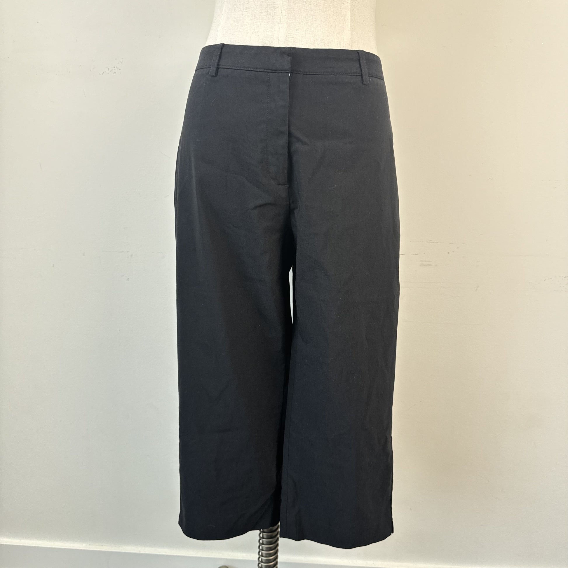 Vintage Black Capri Pants – view 3