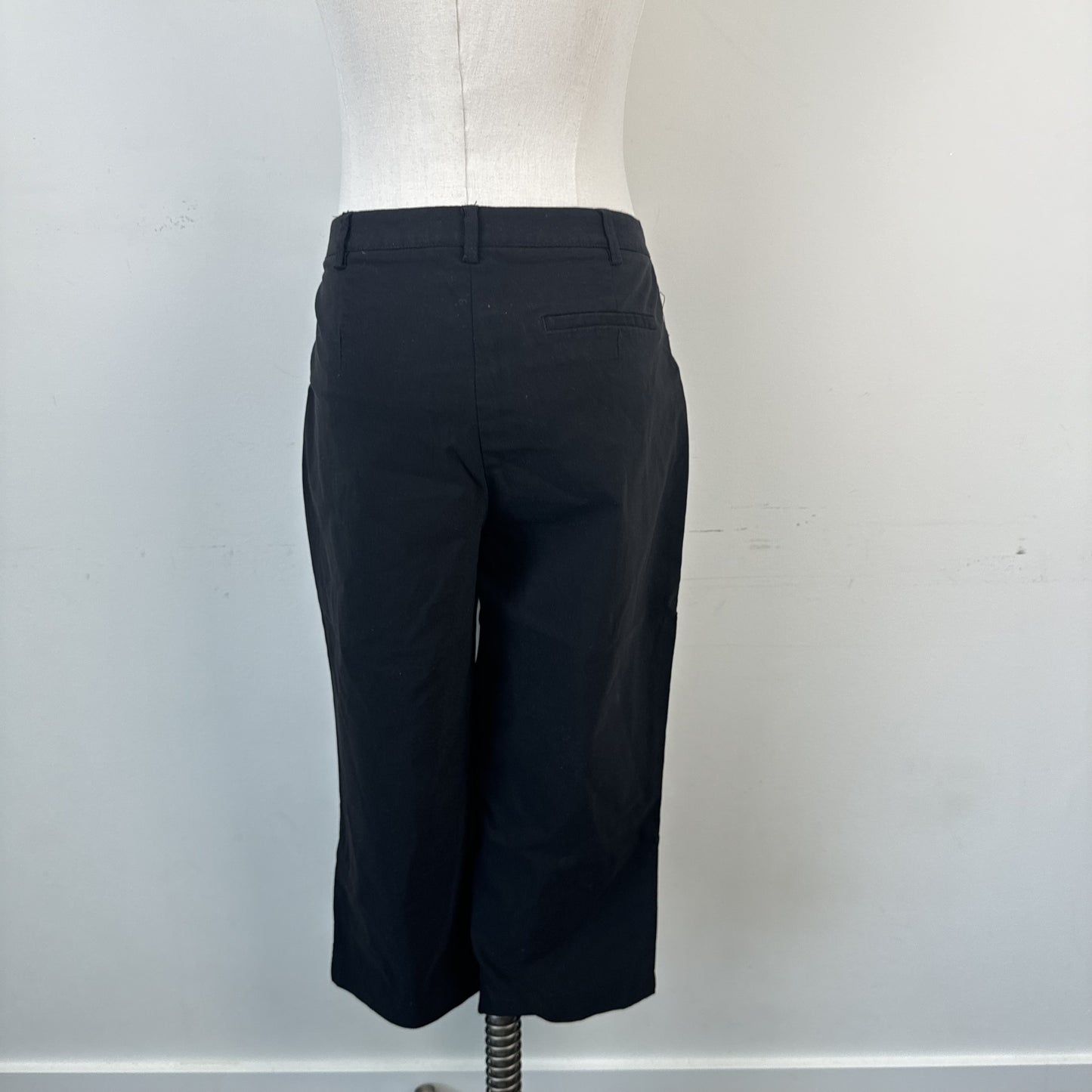Vintage Black Capri Pants – view 6