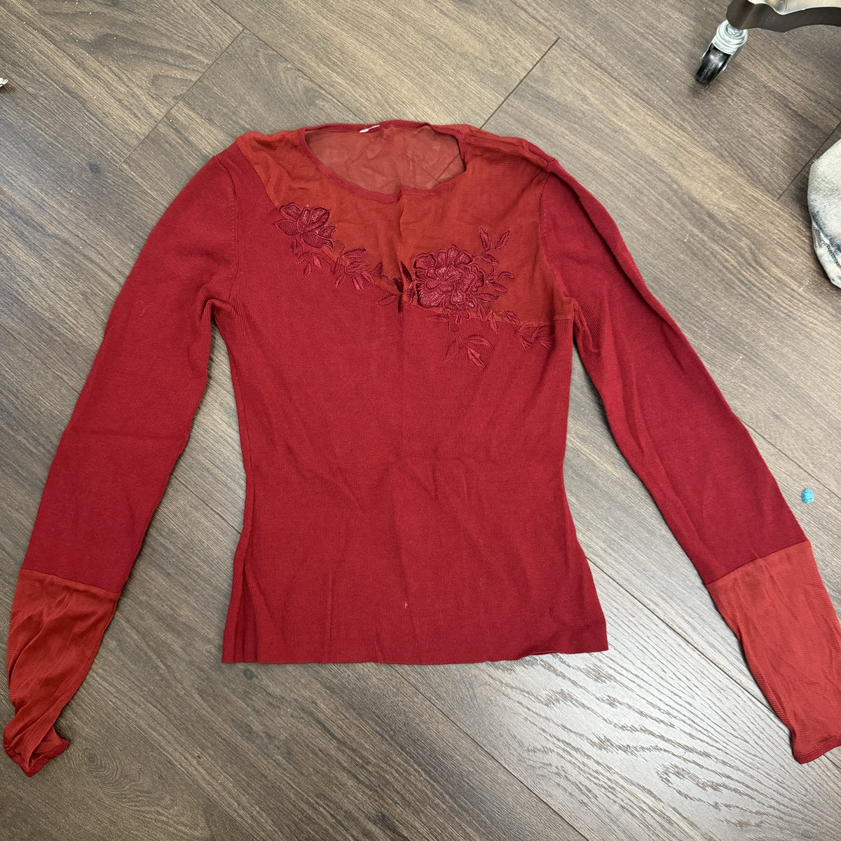 Vintage Burgundy Mesh Knit Embroidered Fitted Blouse – view 8